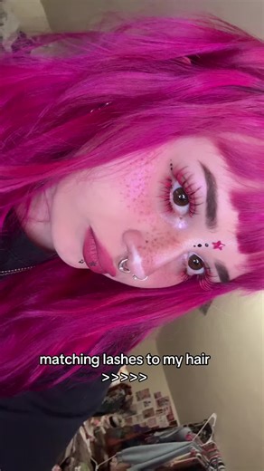 Perfect Pink Lash Clusters to Match Your Hair
