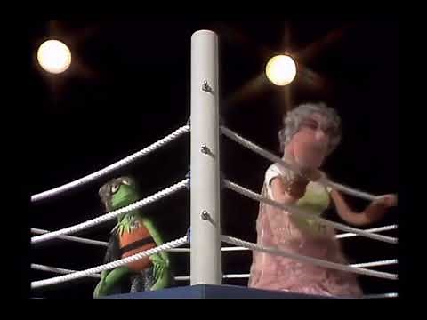 The Muppet Show - 202: Zero Mostel - Lady Wrestling (1977)