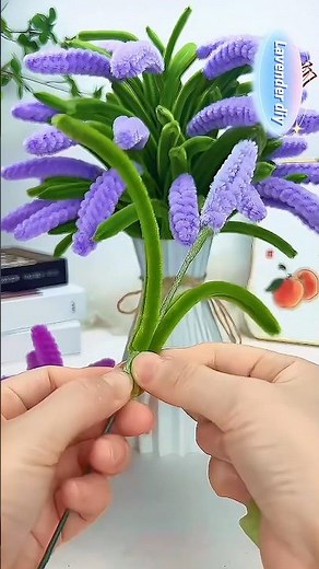 DIY chenille stem lavender flower #diy #flowers #gift #craft #handmadegifts #handmade #handcraft