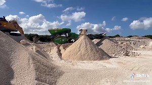 Two compact screening plants. One excavator. 400 TPH combined. 🔹 Powerscreen Titan 600 🔹 EvoQuip Colt 600 Producing: • 0–1/4” sand • 1/4”–3/4” rock • Oversize ( 3/4”–15”) feeds an EvoQuip Cobra 230R impactor to make additional 1 1/2” material. ✅ 200 TPH per unit ✅ Under 30,000 lbs each ✅ Fits in a 40’ container #powerscreen #evoquip #crusher #screener #crushingandscreening