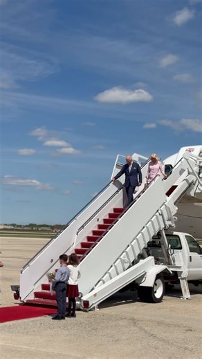 🇺🇸 The King and Queen have arrived in Washington DC to begin a four-day State Visit to the USA, on the advice of His Majesty’s Government, and at the invitation of The President of the United States.