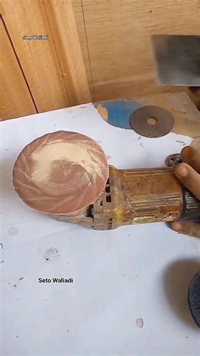 274K views · 284 reactions | This is an easy and simple way to replace sandpaper pads. #Sandpaper #Sanding pads #Woodwork #Woodworking #Tips #DIY #Fyp | Seto Waliadi | Facebook