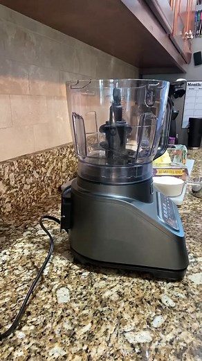 #ninjafoodprocessor #chocolatechipcookies Used my ninja food processor to make chocolate chip cookies. Changed the blade out for the dough blade and it worked pretty well! Did not over mix the dough, only issue was I had to scoop some dough out before I could get the blade out. But, I was doing that anyway 😅. Cookies were soft and crunchy. 🤤🙌