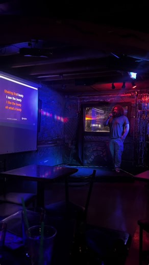 Best Dancing Video in an Elevator Captured Live