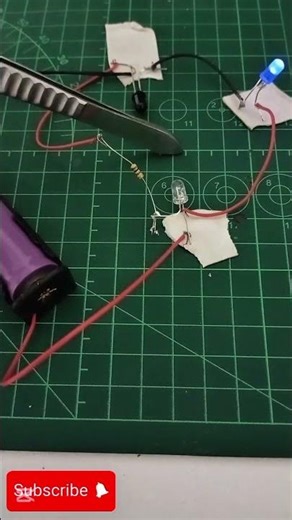Obstacle detection circuit using IR LED and photodiode 🚧 #dailyshorts #electronics