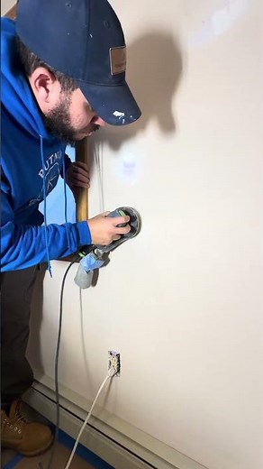 This is how you sand your walls before painting
