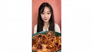 Slurping Yummy Small Octopus Mukbang