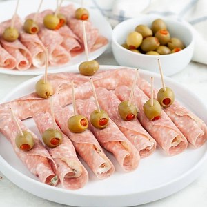Salami Roll Ups: Comment RECIPE and I'll send it to your messages #salamirollups #easyappetizers #partyfoodideas #fingerfoodideas #appetizerideas https://www.foodlovinfamily.com/salami-roll-ups/ | Foodlovinfamily