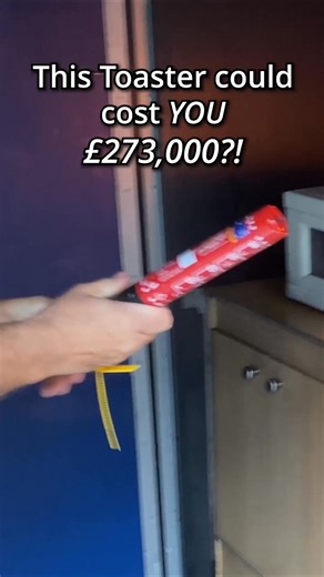 One Second your making breakfast, 𝘵𝘩𝘦 𝘯𝘦𝘹𝘵... 𝗬𝗼𝘂’𝗿𝗲 𝗱𝗼𝘄𝗻 £𝟮𝟳𝟯,𝟬𝟬𝟬 Toasters are something most of us use every single day, but they’re also a 𝘮𝘢𝘫𝘰𝘳 cause of house fires. Grease, crumbs, or a simple electrical fault can ignite in seconds, turning a routine morning into a dangerous situation. Traditional powder extinguishers are no longer recommended for indoor use due to the breathing risks, irritation, and corrosive mess they leave behind. The 𝗙𝗶𝗿𝗲 𝗦𝗮𝗳𝗲𝘁𝘆 𝗦�