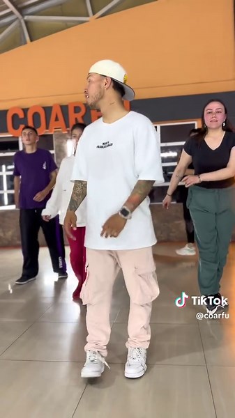 Pasos Básicos de Danza Urbana: Aprende a Bailar