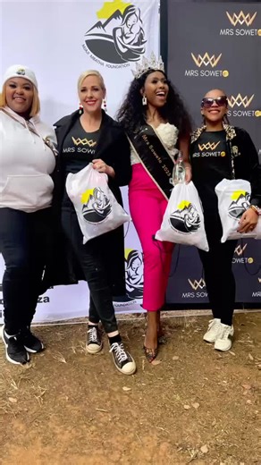 Logwood Village is so greatful and overwhelmed with the support we received for Mandela Day! Thank you to each and every person who assisted in making this day such a memorable one! #67minutesofmandeladay #nelsonmandela #logwoodvillage #weareone