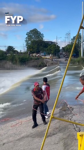 5.4M views · 52K reactions | PANOORIN: BATA, NA-STRANDED SA VAN NA...