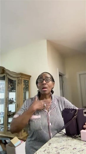 Live highlighters : wrap a box using a Bag #viralvideo #giftideas #dollartree #bag