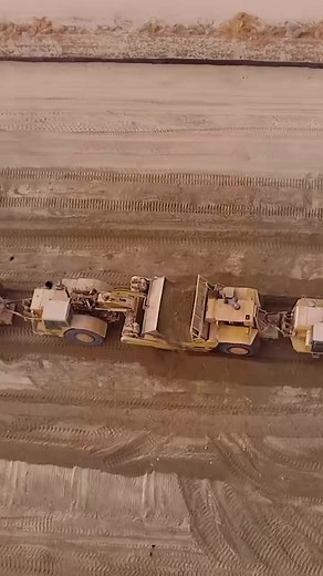 The Almighty Caterpillar 657 Scraper #scraper #mining #heavyconstruction #caterpillarequipment #caterpillar | Fred Schmitz