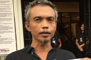 'Intergalactic Earth Ambassador' wants to be PH President | Coconuts