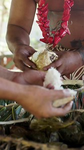 962K views · 4.3K reactions | You're spoiled for choice when it comes to eating in Samoa  Plentiful seafood straight from the ocean, freshly harvested fruits and the distinctly incredible flavours are just some of what you can expect. #DiscoverBeautiful #BeautifulSamoa | Samoa Tourism | Facebook
