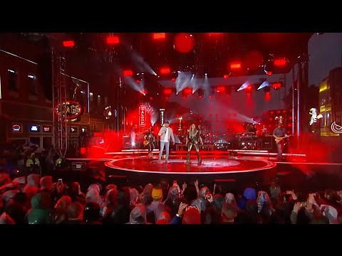 Cole Swindell & Lainey Wilson - Never Say Never (2022 CMT Music Awards)