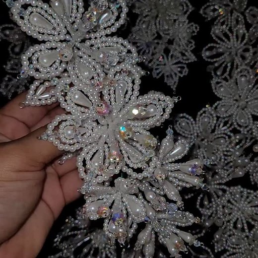 Tapamoños de perlas y cristales de swarosvki con Alambre de baño en plata $60.00 cada uno | Alternative Studio