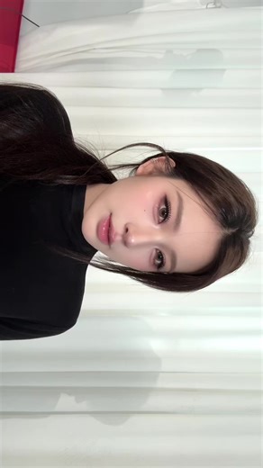 Hướng dẫn makeup tone hồng và cách kẻ mắt eyeliner