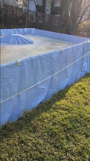 Intex Frame Pool mit Silofolie überwintern mit schöner Eisplatte on top 😅