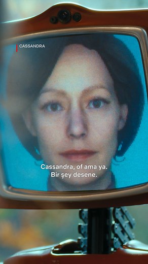 Bu kadar akıllı bir ev asistanına hiç gerek yok. 📺: Cassandra | Netflix