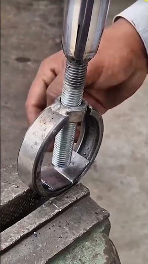 How to make a clever DIY pipe expander tool easily