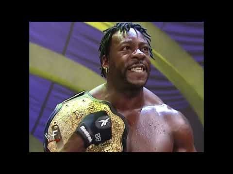 The Rock Meets WCW Champion Booker T & is Challenged to a Match at SummerSlam (WWF SmackDown 8/2/01)