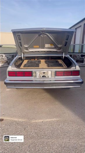 Eva seen 4 15 L 7s in the trunk of a 2 door box Chevy