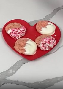 Irresistible Strawberry Cookies You’ll Want to Eat Right Away