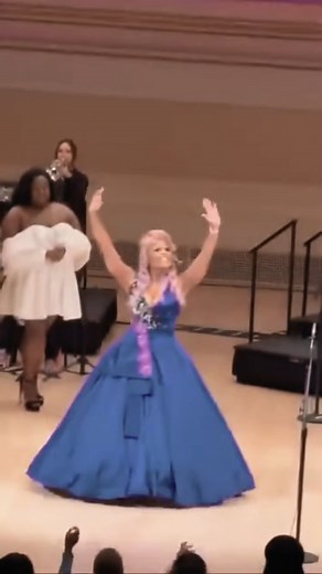 Carnegie Hall lit up with something extraordinary! ✨ The Drowsy Chaperone got a whole new spark as an all-transgender, non-binary, and Two-Spirit (TNB2S ) cast took over the Perelman Stage with heart, humor, and brilliance. From @lavernecox and @thealexnewell to @jvn, @dylanmulvaney, @maxcrumm, @themeatskeletan, @joslyn.defreece, Jack Haven, and @bettywho—the joy, the LOVE, in that room was next level. And together, we raised support for @breakingthebinarytheatre, @blacktransliberation, and @tra