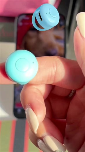 Level up your video-scrolling game with this tiny but powerful finger helper.#FingerScrollHelper #VideoBingeEssential #GadgetForPhoneLovers #ScrollEasily #PhoneAccessory