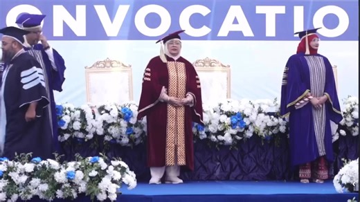 The successful candidates of Dow Institute of Nursing & Midwifery received their BSN degrees during 15th Convocation at Dow University of Health Sciences | Dow CraZe