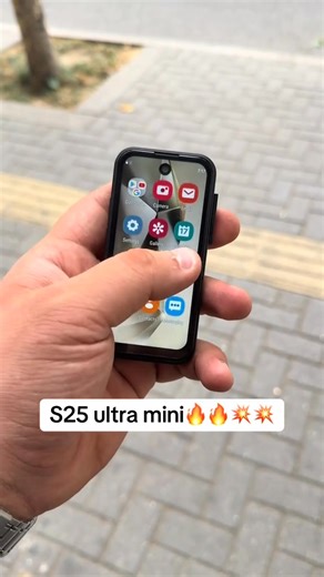 عايز موبايل بأقل من 2700 جنيه وكمان بيشيل خطين؟ الميني Samsung S25 Ultra معمول عشانك 😍 هتاخد موبايل شكله قريب جدًا من S25 Ultra الأصلي، تصميم فخم في حجم صغير وسعر اقتصادي ينفع للشغل أو للاستخدام اليومي. ومع Zemtrax التجربة مضمونة من أول ما تطلب لحد ما تستخدم الموبايل: توصيل سريع خلال 48 ساعة لسكان القاهرة والجيزة والإسكندرية لحد باب البيت. ضمان 3 أيام استبدال أو استرجاع لو في أي مشكلة أو المنتج ماكانش على قد توقعاتك. ضمان صيانة 6 شهور ضد عيوب الصناعة، ومع كل جهاز فاتورة رسمية تضمن حقك في الضمان