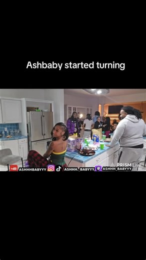 Ashhh._babyyy on Instagram: "I’m always attracting an audience 🤣 follow twitch for more🤣‼️ #explorepage✨ #trending #reels"