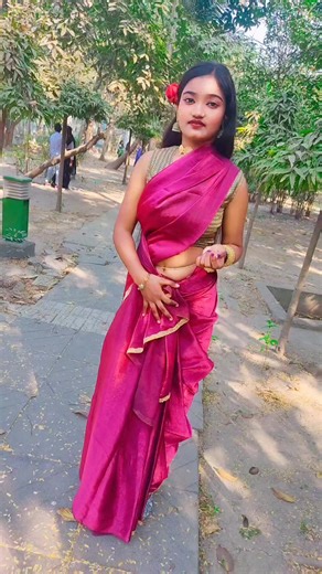 Maya Bar on Instagram: "Patar paatar Top Lage hot lagela song #viralreelsfaceb @highlight ❤️💘❤️💘👌"