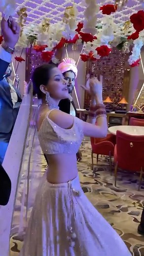 Witty_Wedding on Instagram: "Bride entry Goals dancing to #lutgaye ✨Are you ready to dance to this!? @dancewithvm all set with the 2021 bridal entry💛 Venue @rajwada.palace 💃🏼: @dancewithvm 💄: @kunjummukhija_makeup Song: Lut Gaye @jubin_nautiyal @tanishk_bagchi @therealemraan @realyukti Your Favourite- @witty_wedding #wittywedding #weddingblog #weddingblogger #indianbride #modernbride #weddingchoreography #brideentry #bridalentry #bridedance #bollyshake #bridesmaids #bridesofindia #bridalmake