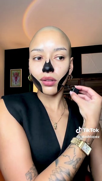 #UltaBeautyPartner Got a little carried away blending out my Smokey eye today. But it’s spooky season, so anything goes! @Ulta Beauty’s got you covered for your last minute diy costume btw🕺🎃 #UBCollective #UltaBeauty