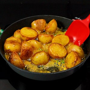 205K views · 1.1K reactions | You've never tasted small potatoes so delicious prepared like this! | Ana's Recipes | Facebook