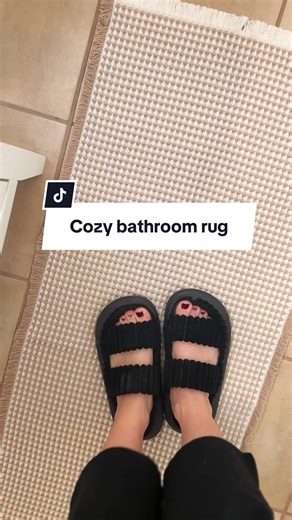 Soft ✔️ Plush ✔️ Nonslip ✔️ Absorbent ✔️ This waffle knit bathroom rug checks all the boxes and stays put. #bathroomfinds #homefinds #waffleknit #tiktokshopfinds #homefinds