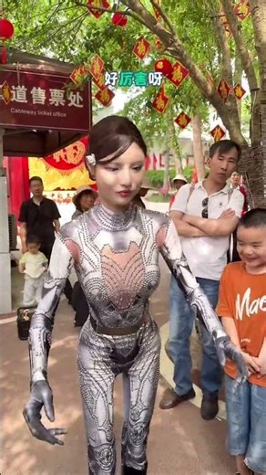 I suddenly woke up and saw a robot dancing #AI #Biorobot #Beauty robot #robot girlfriend