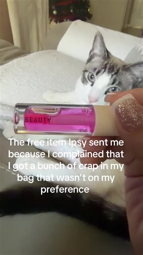 Why do they advertise all these good brands and send you literal garbage 😭 @IPSY #fyp #foryou #ipsy