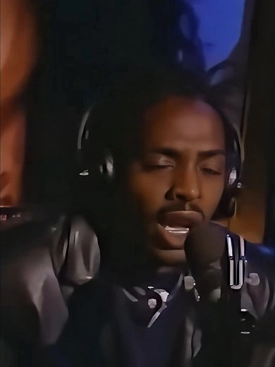Un classique du rap qui dénonce une réalité toujours vraie. 🎤#GangstasParadise #Coolio #RapLegend #hiphop