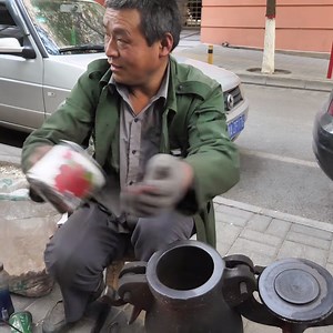 AMAZING Chinese Popcorn Machine!!!! Watch the whole making process!!!
