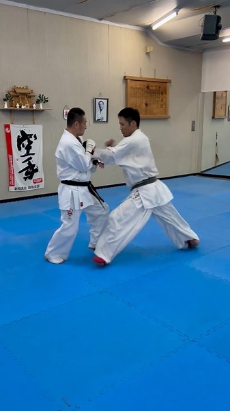 @sato_dojo sparring training #prokyokushin #kyokushin #karate #kyokushinkai #kwusenshi #senshi #iko1 #shinkyokushin #shinkyokushinkai #ifk #wkb #worldkyokushinbudokai #kenbukai #карате #киокушин #киокушинкай #fight #fighting #martialarts #sport #sports #sportlife #martialartslife #karatedo #knockout #sportsphotography | prokyokushin