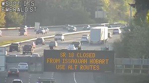 SR 18 reopens after deadly crash involving semi, bus between Snoqualmie and Issaquah