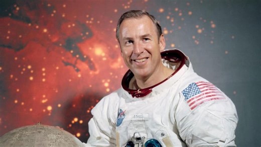 Famed Apollo astronaut Jim Lovell passes away