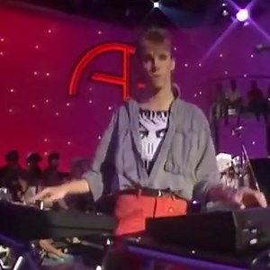 Corey Hart - Sunglasses At Night 🕶️ Revisiting Corey Hart performing Sunglasses At Night on American Bandstand (84') and explaining the conception of his biggest song to Dick Clark! Unforgettable moment! A true classic for any @coreyhartofficial fan. #coreyhart #coreyhartfans #sunglassesatnight #rockmusic #canadianmusic #musiclegend #musicappreciation #80slover #80smusic #80spop #poprock #heartandsoul #rocknroll #musicmemories #coreyhartmusic #coreyhartforever | Unidisc Music