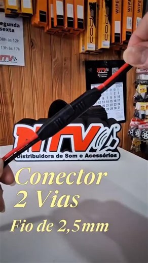 🔌 Conexão elétrica segura, prática e pronta para instalação O Conector 2 Vias com Fio 2,5mm é ideal para quem busca uma ligação elétrica confiável e organizada, garantindo excelente condução de energia em aplicações automotivas. ⚡ Com fios de 2,5mm, oferece maior capacidade de corrente, reduzindo perdas elétricas e aumentando a segurança do sistema. Pronto para uso, facilita a instalação e agiliza o serviço. 🚗 Perfeito para chicotes elétricos, som automotivo, iluminação, acessórios e manutençõ