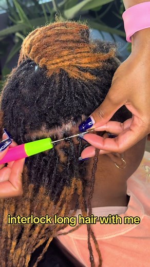 Interlock vs Palm Roll: Choosing the Best Loc Method