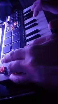 AKAI MPK Mini Play piano jam + Note Repeat